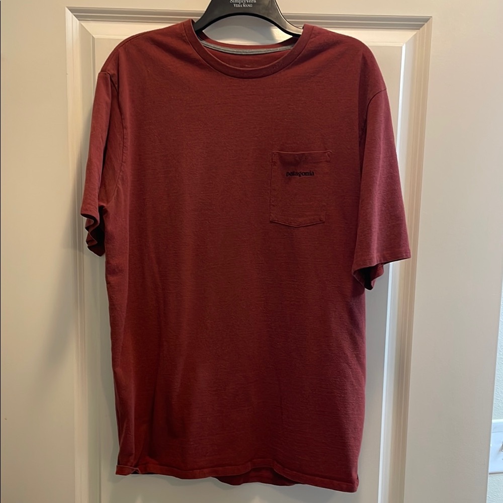 Patagonia Red Short Sleeve Tee Casual Essential